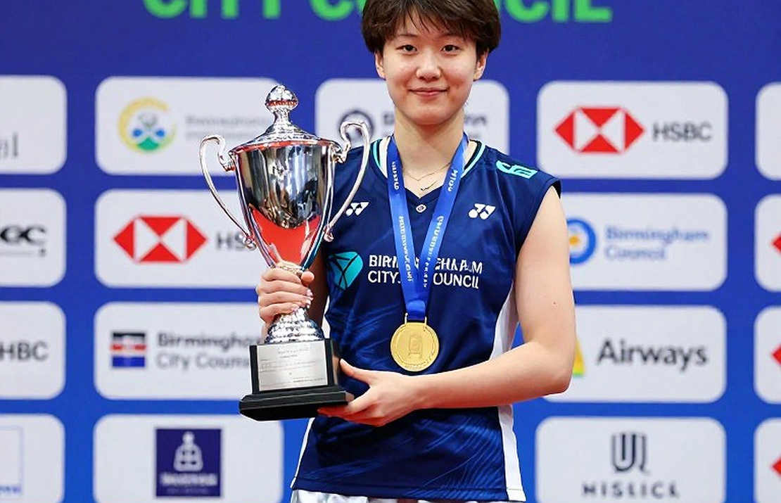 Alwi Farhan tập cùng Kento Momota trước Asian Games 2026: Hai thế hệ, một buổi tập, và một khoảng trống dữ liệu