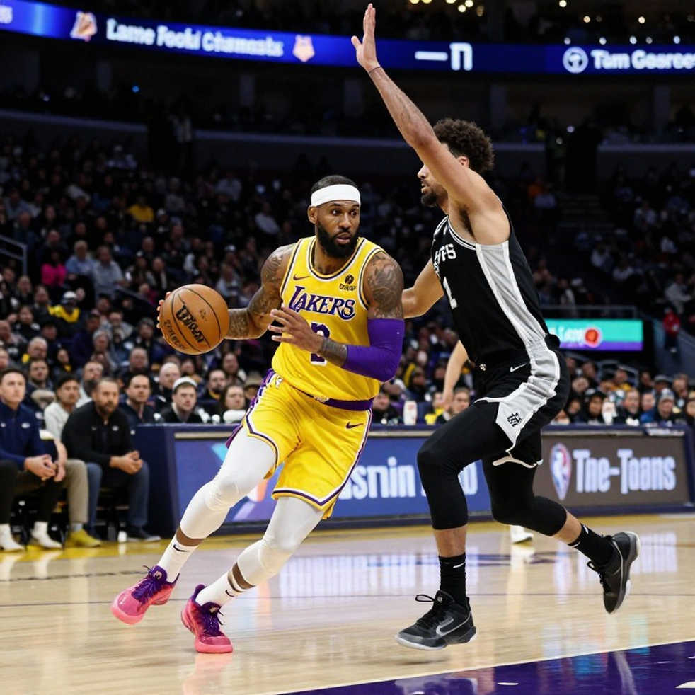 EuroLeague vs NBA Europe: Cuộc chiến giành lãnh thổ bóng rổ châu Âu và phép tính 10 tỷ đô la EuroLeague vs NBA Europe: Cuộc chiến giành lãnh thổ bóng rổ châu Âu và phép tính 10 tỷ đô la