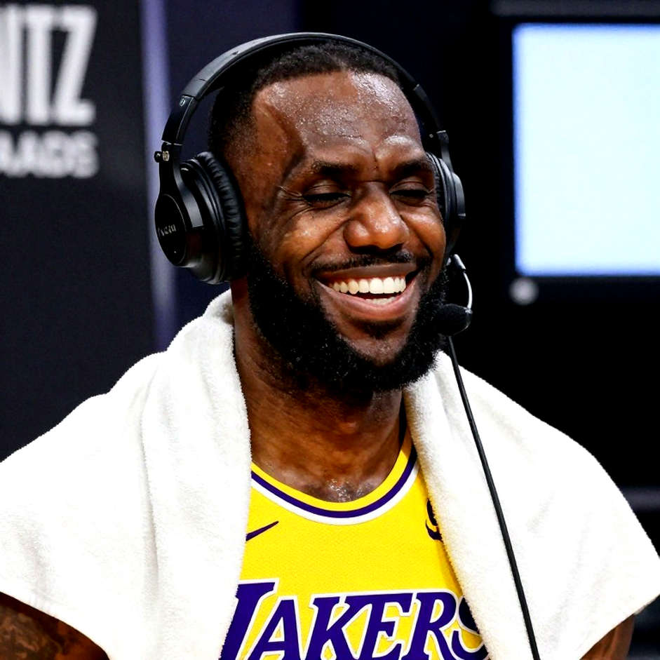EuroLeague vs NBA Europe: Cuộc chiến định giá thị trường bóng rổ châu Âu và sự thật đằng sau tuyên bố của Chus Bueno EuroLeague vs NBA Europe: Cuộc chiến định giá thị trường bóng rổ châu Âu và sự thật đằng sau tuyên bố của Chus Bueno