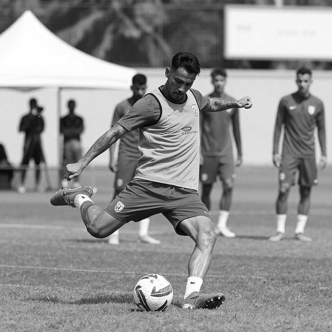 75 triệu bảng cho một hậu vệ trái: Manchester United đang mua sự tuyệt vọng hay tương lai?