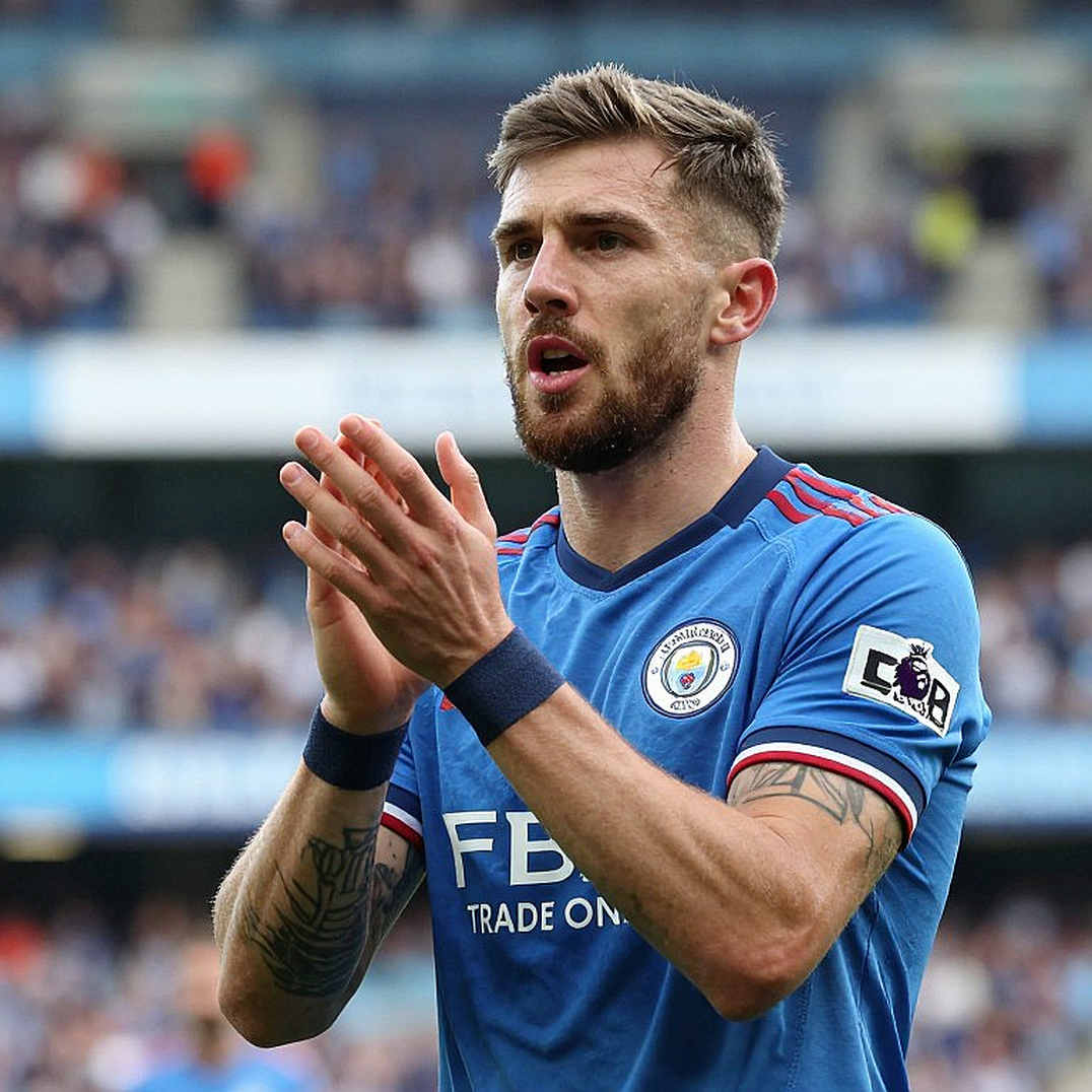 Van Hau, the 67th-Minute Challenge and the Silence the Dressing Room Has Yet to Name Van Hau, the 67th-Minute Challenge and the Silence the Dressing Room Has Yet to Name