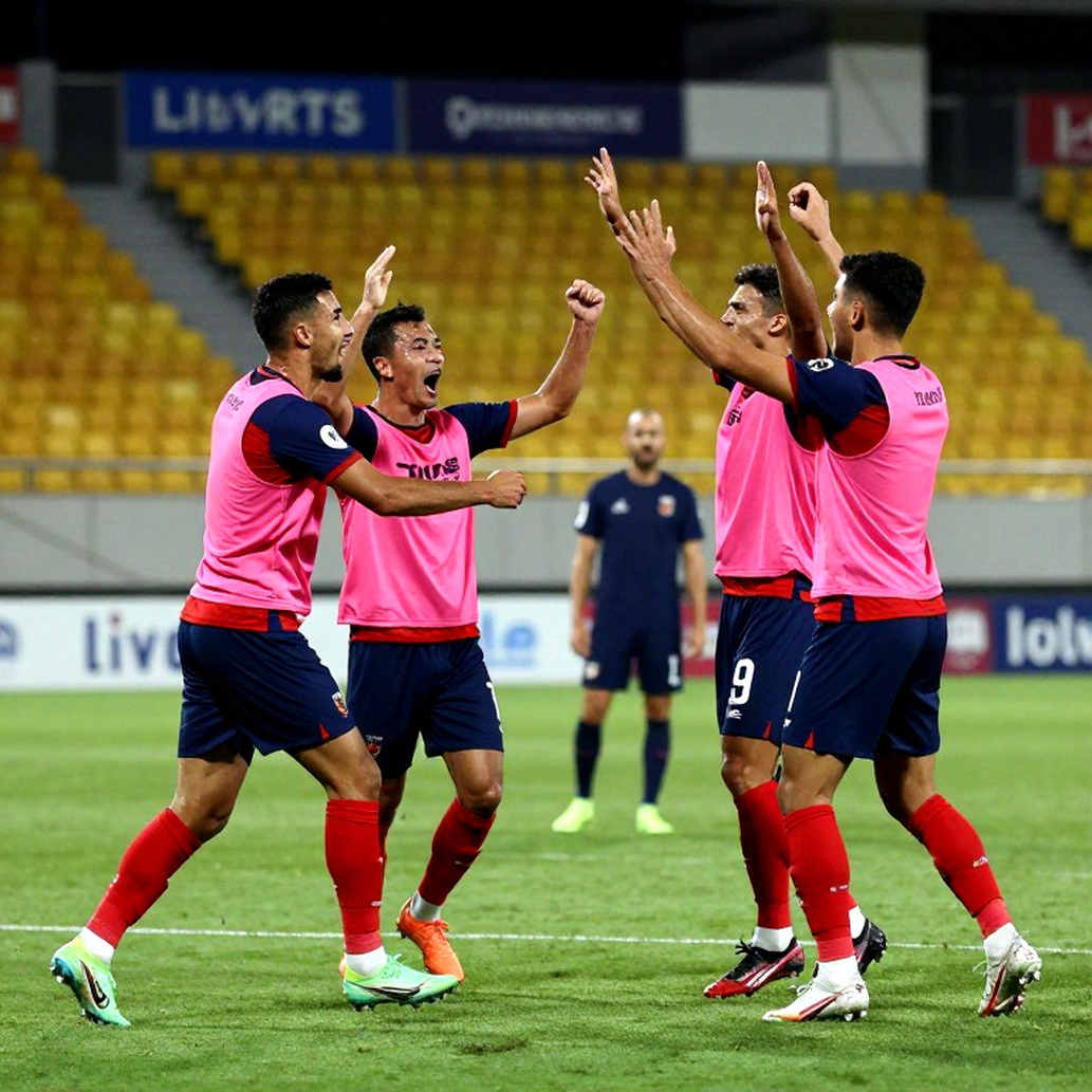 Đường ống tài năng của bóng đá Việt Nam: Đọc lại V.League từ dưới lớp băng ghế