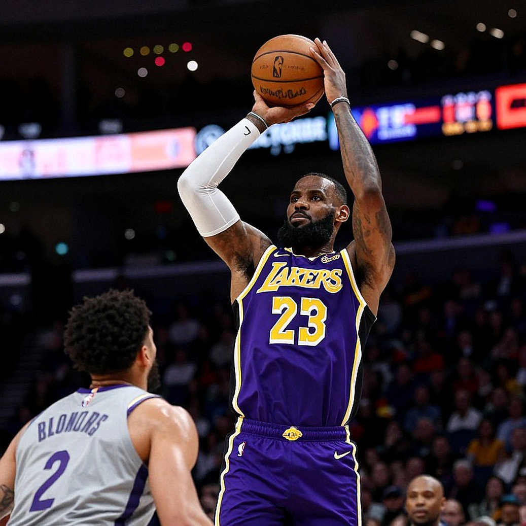 G-League: Ảo ảnh số liệu hay bàn đạp thật sự? Vụ Spencer Jones 12 triệu đô và 10 cái bóng gây sốc
