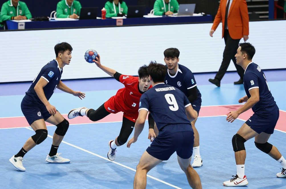 Bản phân tích trống và chín chiều im lặng của một trận đấu Bản phân tích trống và chín chiều im lặng của một trận đấu