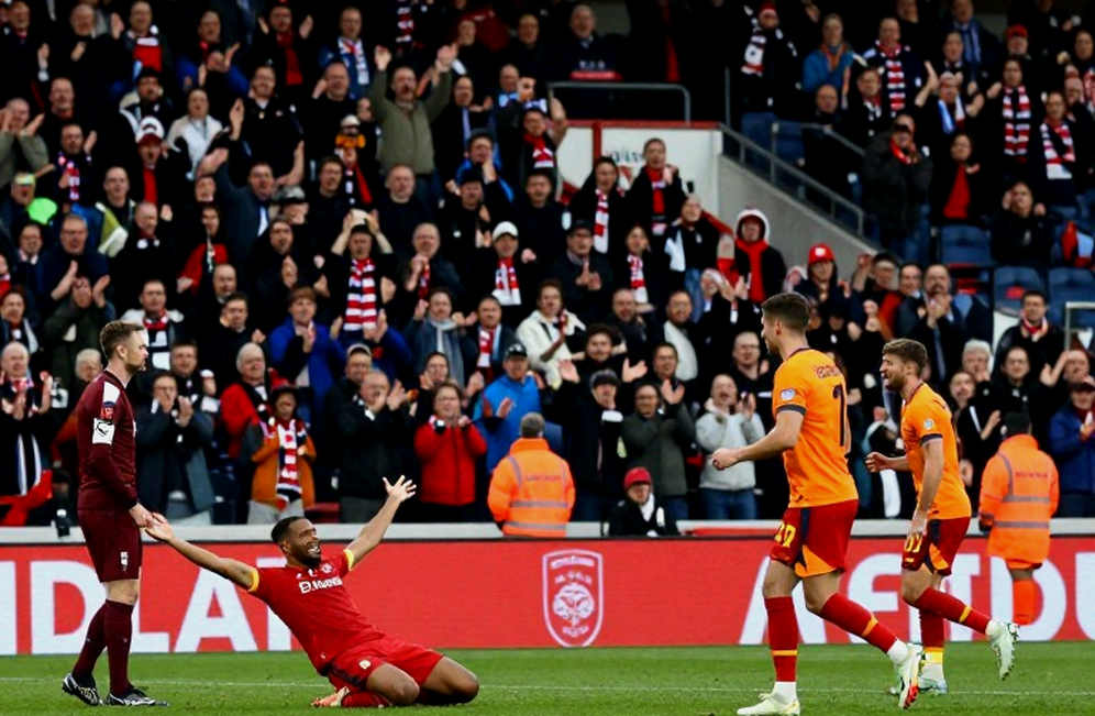 Achraf Hakimi gặp chấn thương ở Brest: Bài học về độ phụ thuộc đơn điểm mà PSG đã giấu kỹ