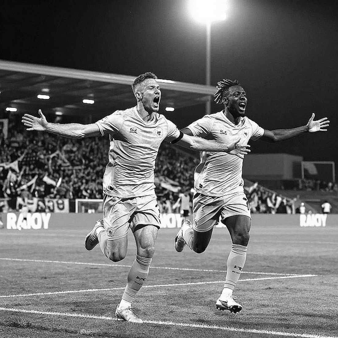 VAR ở V.League: cuộc tranh luận trọng tài đang thiếu thứ đắt hơn cả máy quay