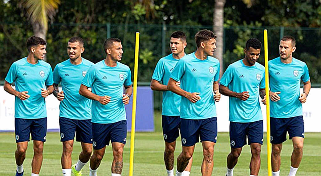 HLV Philippines gọi tuyển Việt Nam là ứng viên vô địch ASEAN Cup: đọc lời khen như một tấm bản đồ chiến thuật