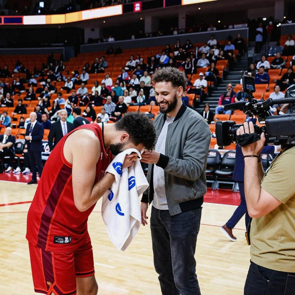 Klay Thompson và cuộc đua phá kỷ lục 270 cú ba điểm: Bài toán sâu hơn những con số